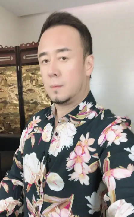 杨坤回应被模仿者丑化：流量不应建在践踏尊严上