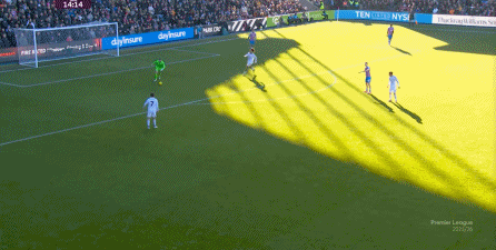 曼联凭借定位球逆袭夺冠,幸运女神的眷顾红魔时刻