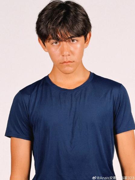 16岁诺一颜值 成长变化引关注