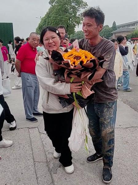 被全网祝福的他们，出分了 温情后续揭晓