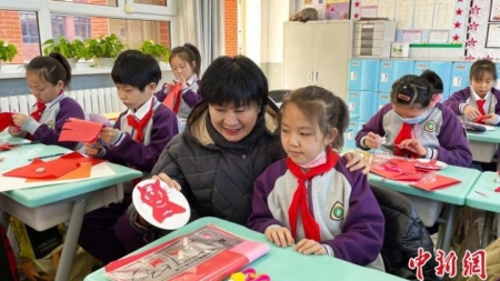 Weniger Stress für Chinas Schüler und mehr Zeit für traditionelle chinesische Kultur