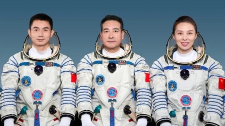 Taikonauten der Shenzhou-13-Mission mit Medaillen ausgezeichnet