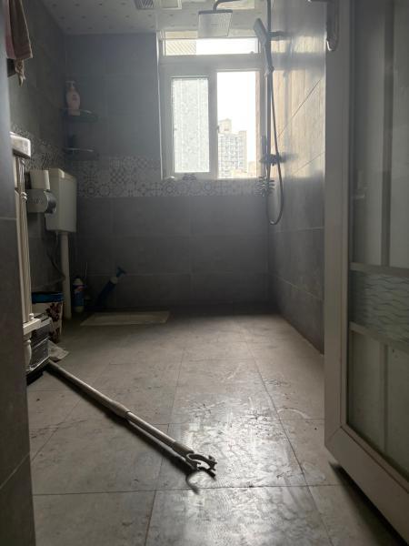 男子疑遭妻子家暴跳樓 父母告兒媳 兩年奔波討說法