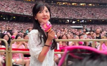 李现章若楠看汪苏泷演唱会 难哄原班人马重聚引发热议