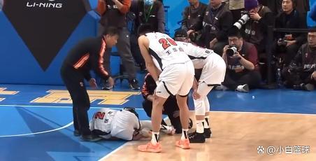 曾凡博赛季首秀18分 北京终结广东八连胜