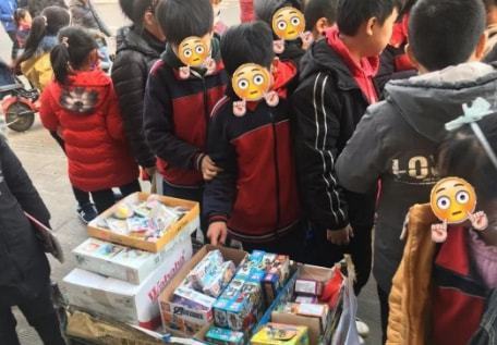 各地中小学不再提供此项服务，学生快乐没了