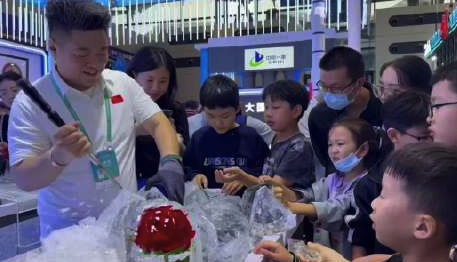 小众冰雕师薪资有多高？师薪师日OD体育官网登录入口中等技术冰雕师日薪高达1000元