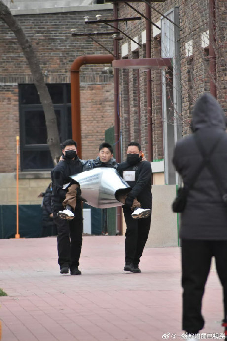 王传君吓杨迪误伤穆祉丞 创意互动引爆话题