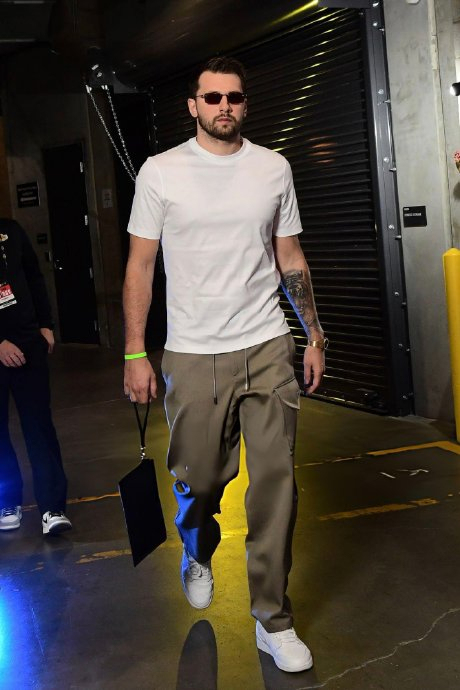 东契奇停赛一场将损失31.76万美元