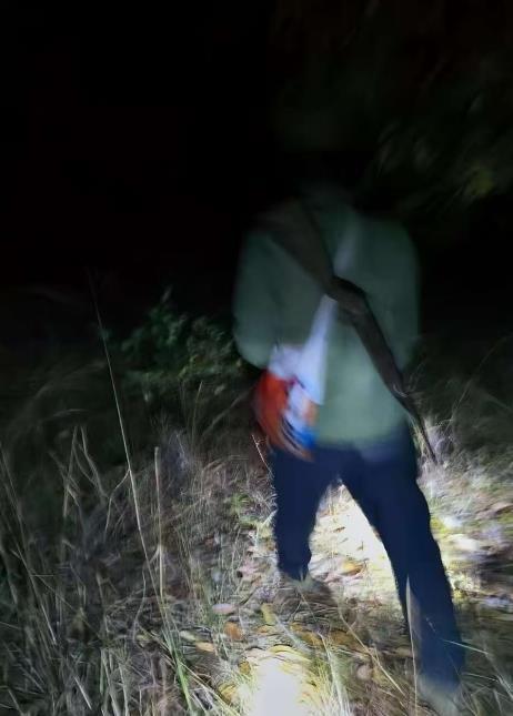 少年中缅边境失联 曾发有人背枪照片
