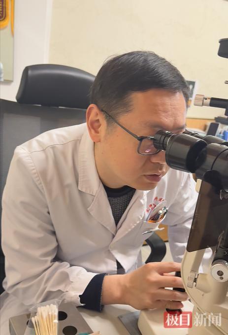 男孩与猫狗同住感染弓蛔虫近乎失明