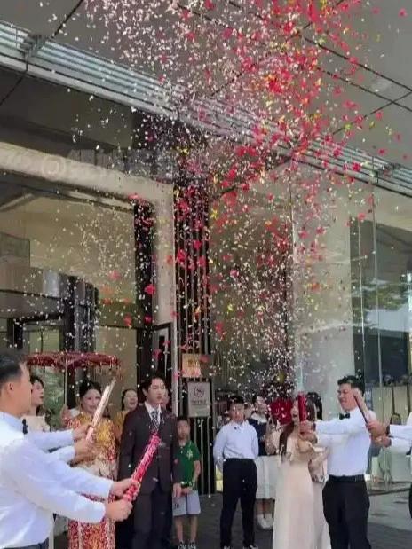 我的婚礼被一群追星女孩温柔到了：站姐神助攻记录幸福瞬间