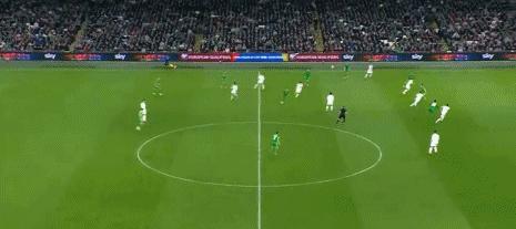 C罗国家队生涯首红 肘击染红离场