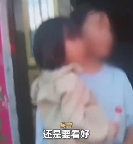 8歲小暖男助迷路女孩找家人