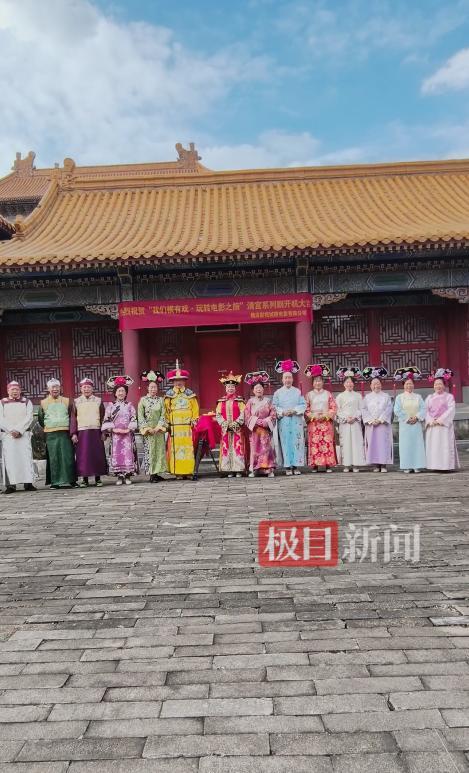 横店人均218元拍短剧体验项目火爆 老年游客乐在其中