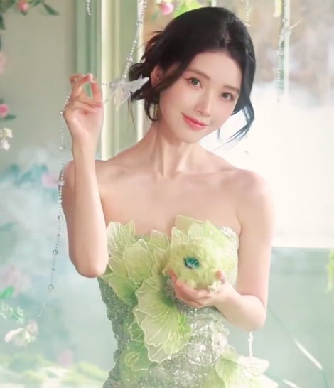 方圆为copy杨颖定制造型却未标注来源 粉丝提醒后迅速道歉