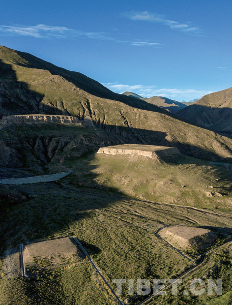 青瓦达孜千载月 犹照今人读故城——再读《吐蕃故里 西藏琼结》