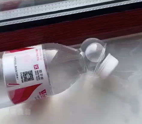 男子把礦泉水帶到高原一覺醒來大變樣 當(dāng)?shù)氐乃蜎]事