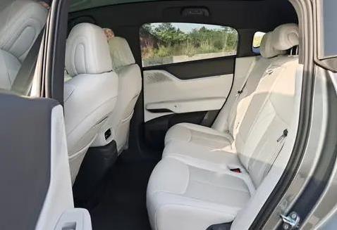 17万小鹏G6吊打Model Y？空间超大，智能拉满！