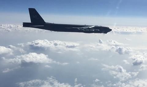 美E-8C侦察机首次飞越乌克兰东部上空