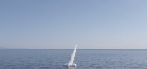 俄媒：俄潜艇在日本海发射“口径”巡航导弹，命中1000公里外目标