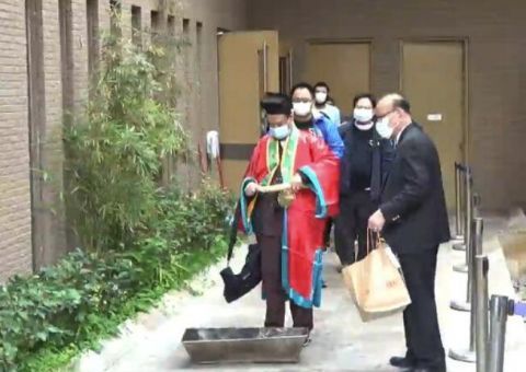 吴孟达儿子透露爸爸临终遗愿：好好照顾妈妈