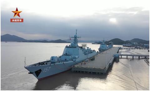 解放军驱逐舰与台军舰在澎湖附近“对峙”