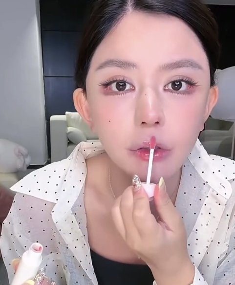 韩安冉让女儿小猪妹退网了！