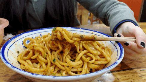 网友戏称西安面食为“褪黑素”