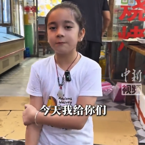8岁新疆娃一口地道河南话听愣网友 新疆女孩开口河南话自带反差萌