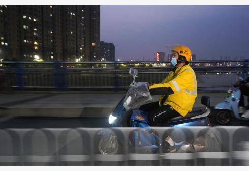 美团股价创去年9月以来新低 利润暴跌引发市场反应