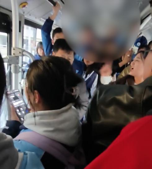 警方为勇斗嫌犯高中生申报荣誉 见义勇为获赞