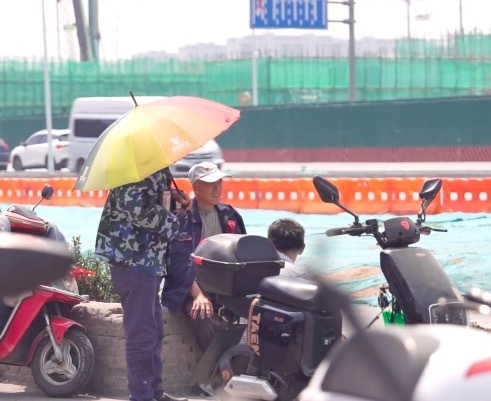 城市边缘的超龄务工者 超龄农民工在外漂泊的最后一站