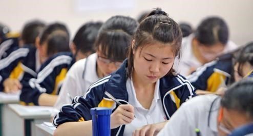 学霸为什么很容易认出？身上会有这3个特征！