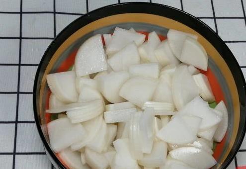 两块钱萝卜变下饭神器，3小时出锅，酸辣到停不下来