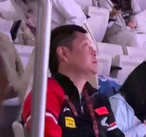 孫穎莎首局輸球邱貽可急得滿頭是汗 師徒情深共戰(zhàn)賽場(chǎng)