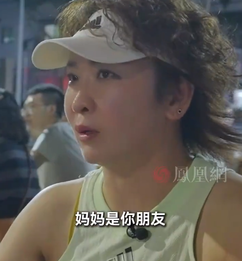 原來(lái)吳艷妮自信的底氣是媽媽給的