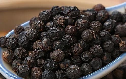 它是鱼腥味“死对头”，不管炖啥鱼，只要加上它，鱼肉鲜嫩无腥味