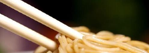 煮面条的时候，面条容易粘在一起，教你最全的妙招，面条丝滑如丝