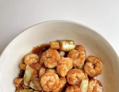 宫保虾球：虾肉鲜嫩与宫保风味的完美融合，香脆花生更添美味！
