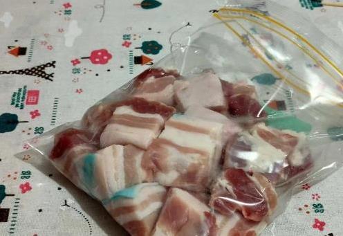 电饭煲做红烧肉，简单3步出锅，香到邻居敲门？