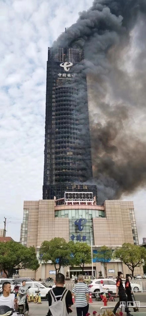 长沙电信大楼明火已被扑灭