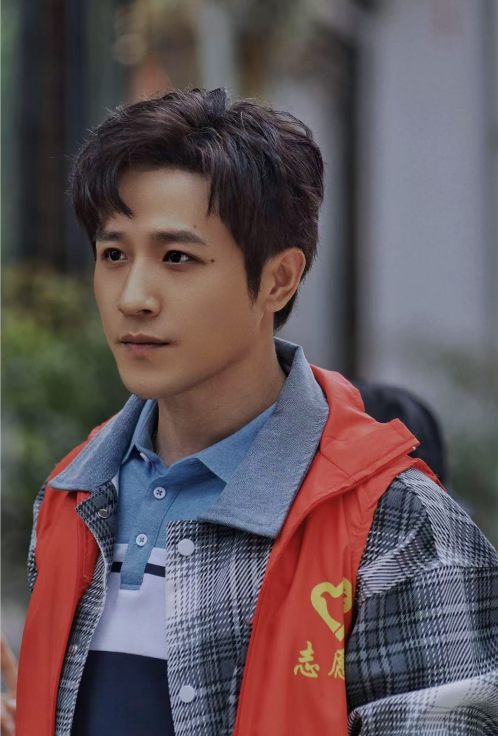 古铭瀚荣获第三届全国微短剧人物大典“点赞金糖果”提名