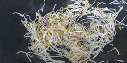 10分钟搞定韩式拌饭，酱汁加这物超开胃，你吃过吗？