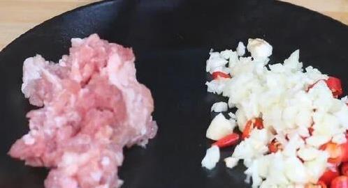 一块豆腐三颗蛋,半小时做大菜,出锅香到邻居敲门