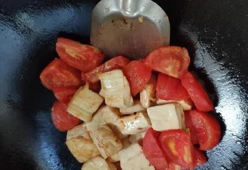 儿子挑食愁坏妈,一道鱼菜让他狂吃,16岁长到1米8