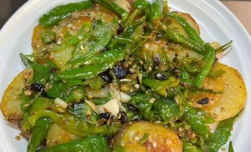 家常土豆秒变神仙菜，3种做法香翻全家，你最爱哪款？