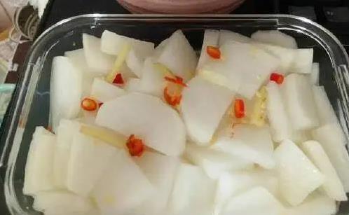 一晚上做出饭店级酸萝卜，简单3步，酸爽到停不下来？