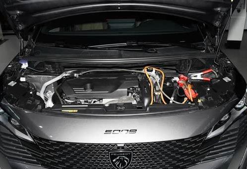 颜值爆表空间大，标致5008开着爽，20万真香？