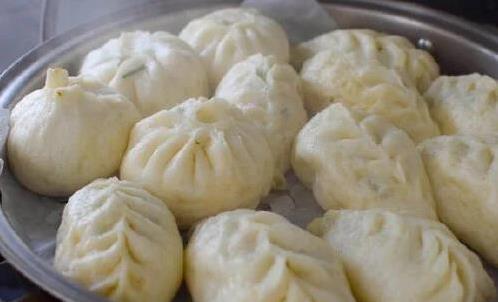 山东饭量有多大？一盆菜吃光，南方人惊呆了！